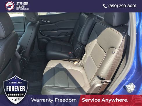 Used 2023 GMC Acadia SLT w/ Elevation Edition FWD image 28