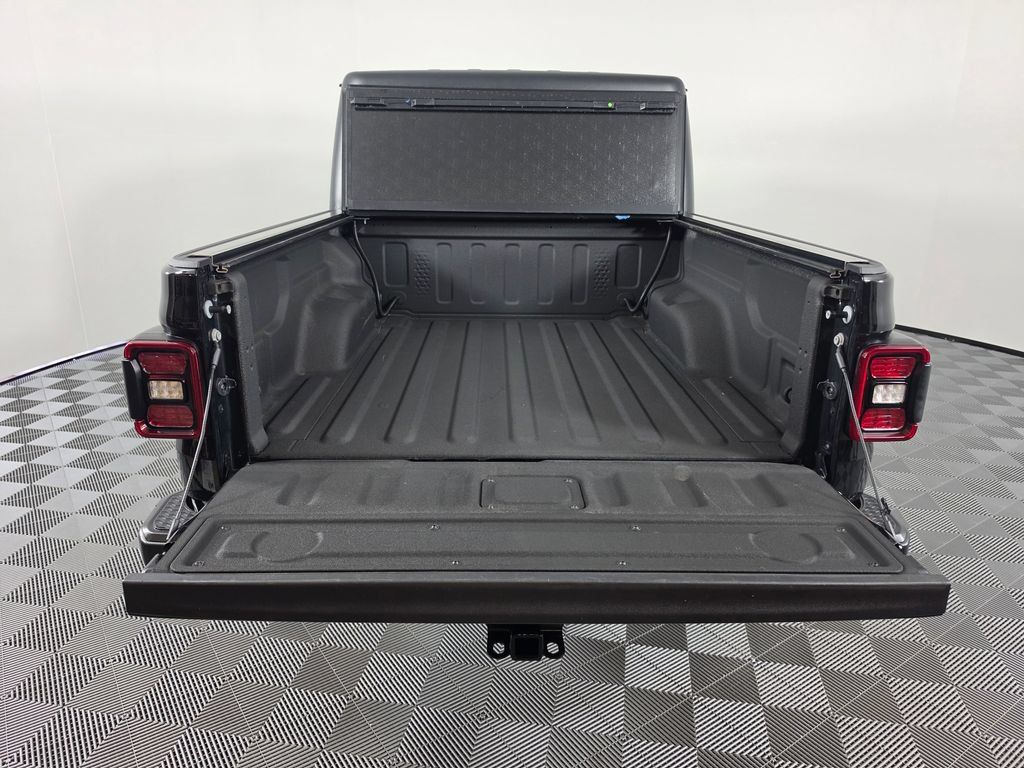 Used 2022 Jeep Gladiator Overland w/ Popular Equipment Package AWD/4WD image 13