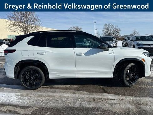 New 2026 Volkswagen Tiguan SE R-Line image 8