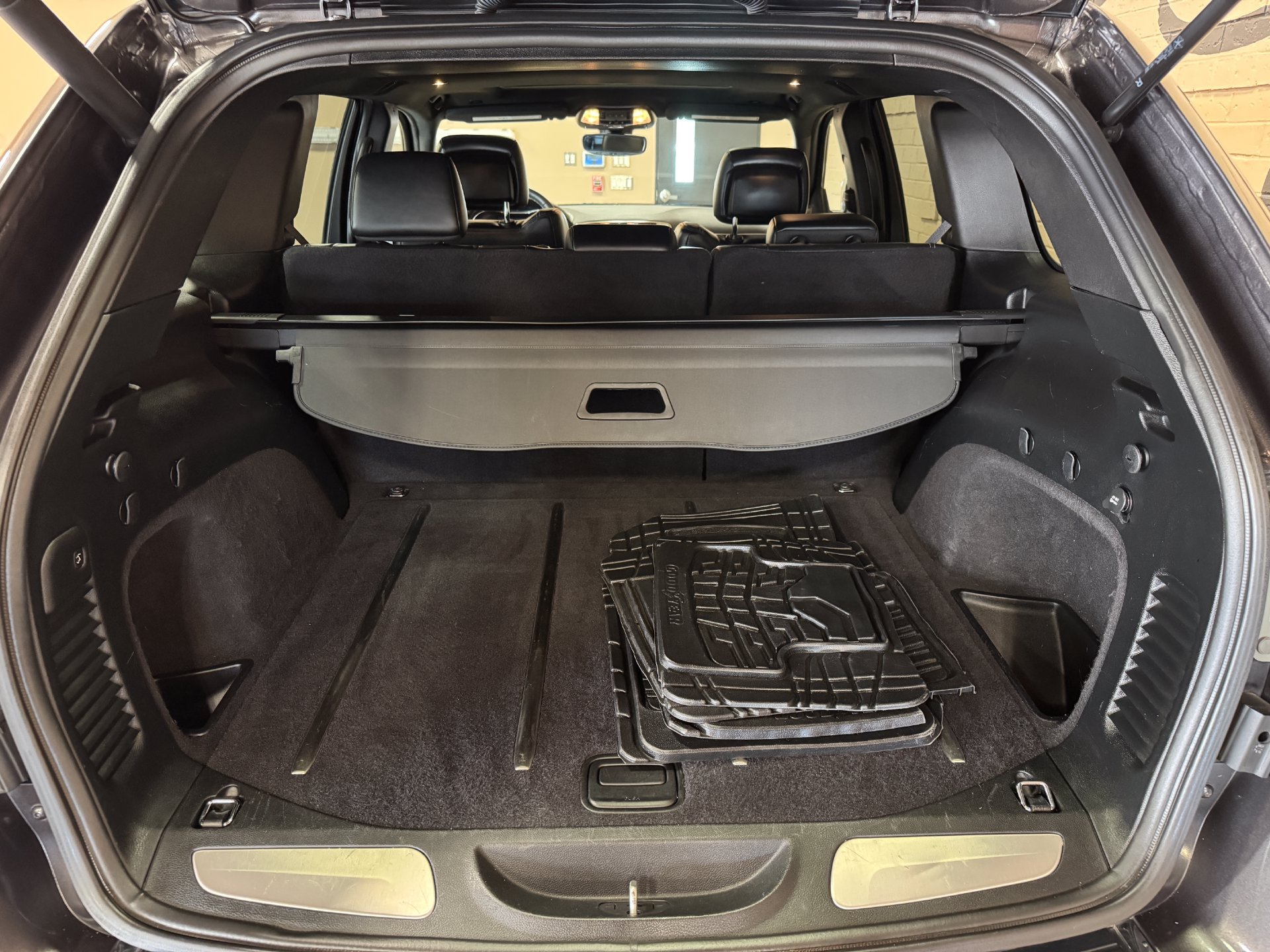 Used 2017 Jeep Grand Cherokee Limited AWD/4WD image 20