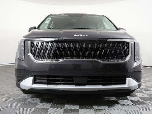 Certified 2026 Kia Carnival LXS image 2