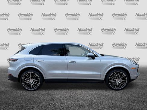 Used 2023 Porsche Cayenne AWD/4WD image 11