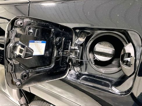 Used 2021 Toyota RAV4 LE image 40