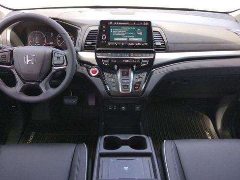 New 2026 Honda Odyssey Touring image 13