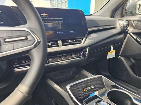 New 2027 Chevrolet Equinox LT w/ Convenience Package II AWD/4WD image 31
