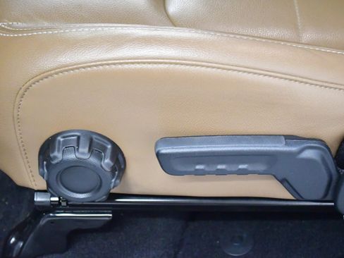 Used 2023 Jeep Wrangler Unlimited Sahara w/ Cold Weather Group AWD/4WD image 12