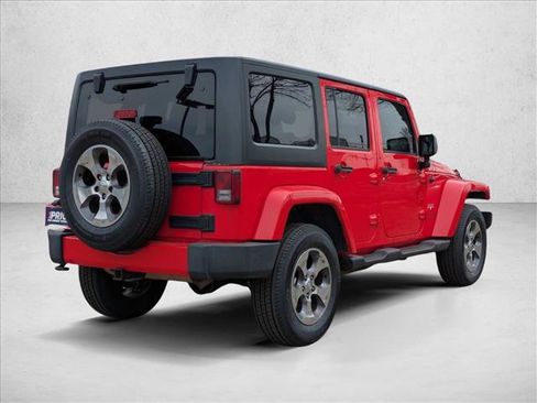Used 2018 Jeep Wrangler Unlimited Sahara w/ Connectivity Group AWD/4WD image 5