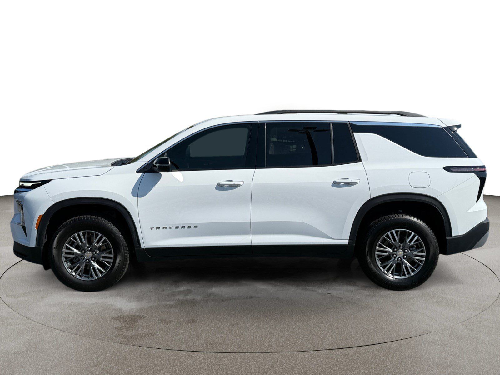 Used 2026 Chevrolet Traverse LT FWD image 8