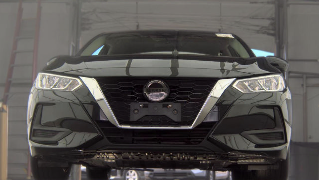 Used 2023 Nissan Sentra SV w/ SV Premium Package FWD image 3