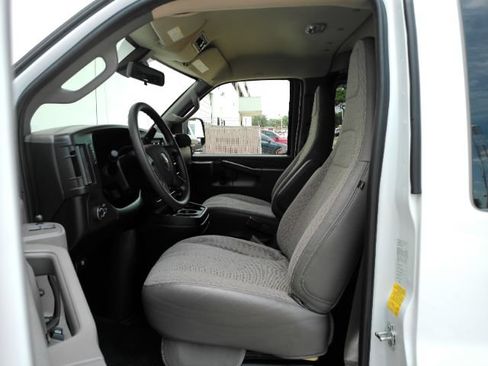 Used 2025 Chevrolet Express 3500 LT w/ LT Preferred Equipment Group RWD image 15