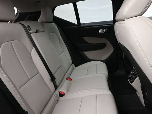 Used 2025 Volvo XC40 B5 Plus AWD/4WD image 31
