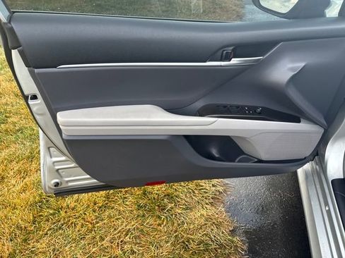 Used 2023 Toyota Camry LE image 10