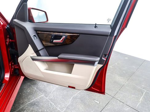 Used 2015 Mercedes-Benz GLK 350 2WD image 23