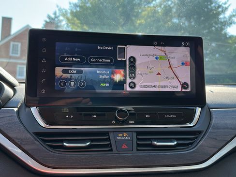 Certified 2023 Nissan Altima 2.5 SV w/ SV Premium Package image 18