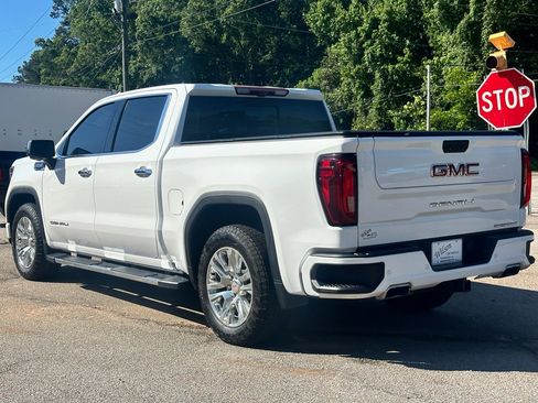 Used 2023 GMC Sierra 1500 Denali w/ Technology Package AWD/4WD image 4