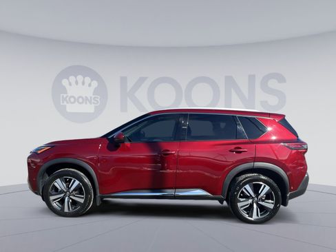 Used 2023 Nissan Rogue SL w/ SL Premium Package image 2