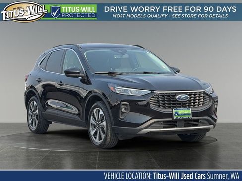 Used 2025 Ford Escape Platinum AWD/4WD image 1