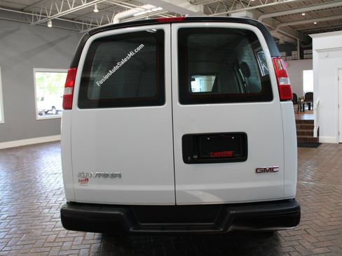 Used 2019 GMC Savana 3500 w/ Driver Convenience Package RWD image 6