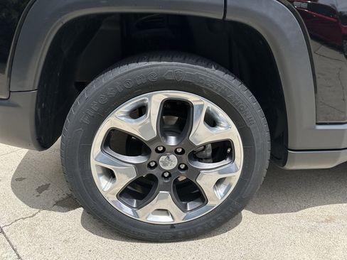 Used 2018 Jeep Compass Limited w/ Navigation Group AWD/4WD image 30