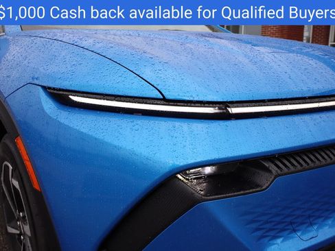 New 2026 Chevrolet Equinox EV LT AWD/4WD image 2