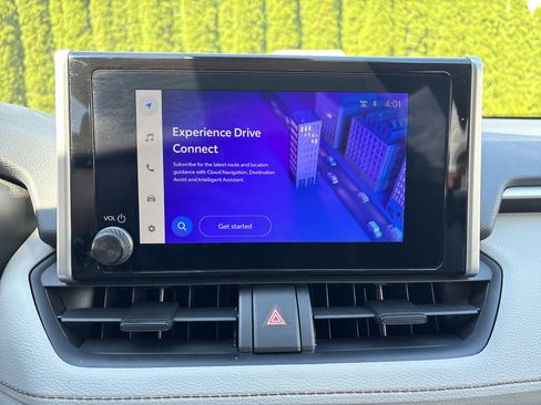Used 2025 Toyota RAV4 XLE AWD/4WD image 26