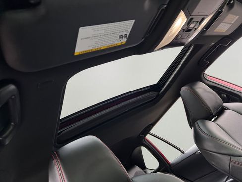 Used 2023 Toyota RAV4 SE image 6