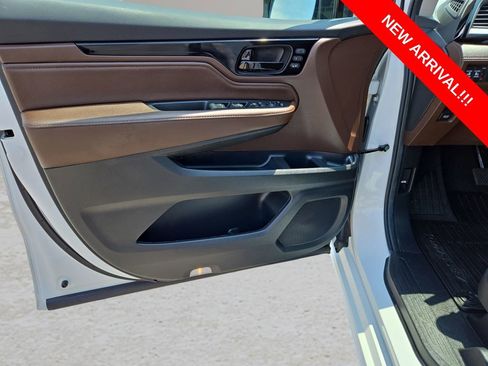 Used 2025 Honda Odyssey Elite image 16