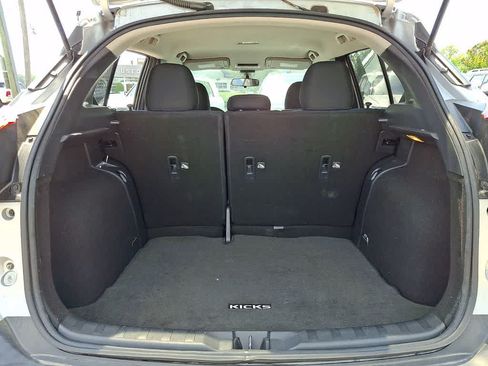 Used 2020 Nissan Kicks SV FWD image 27