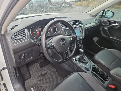 Used 2018 Volkswagen Tiguan SE w/ 3rd Row Seat Package image 13