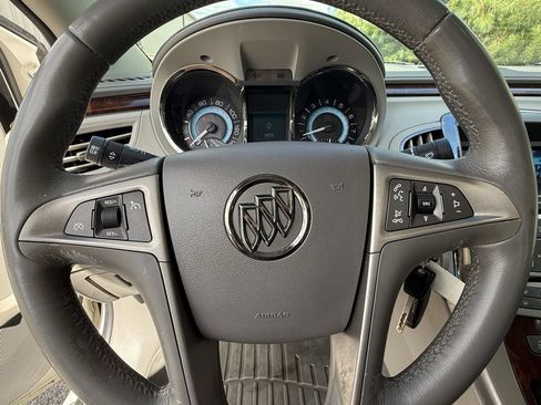 Used 2011 Buick LaCrosse CXL image 12