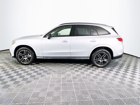 Used 2025 Mercedes-Benz GLC 300 GLC 300 image 3