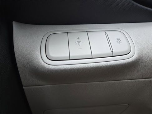 New 2025 Hyundai Venue SEL image 20