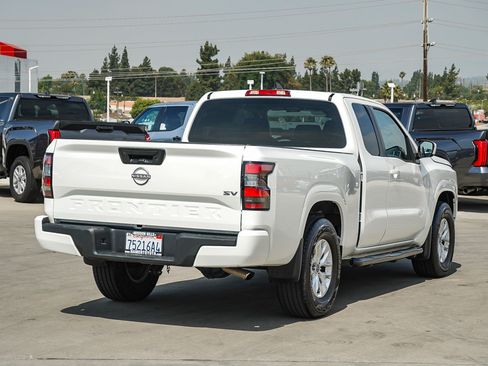 Used 2024 Nissan Frontier SV RWD image 7