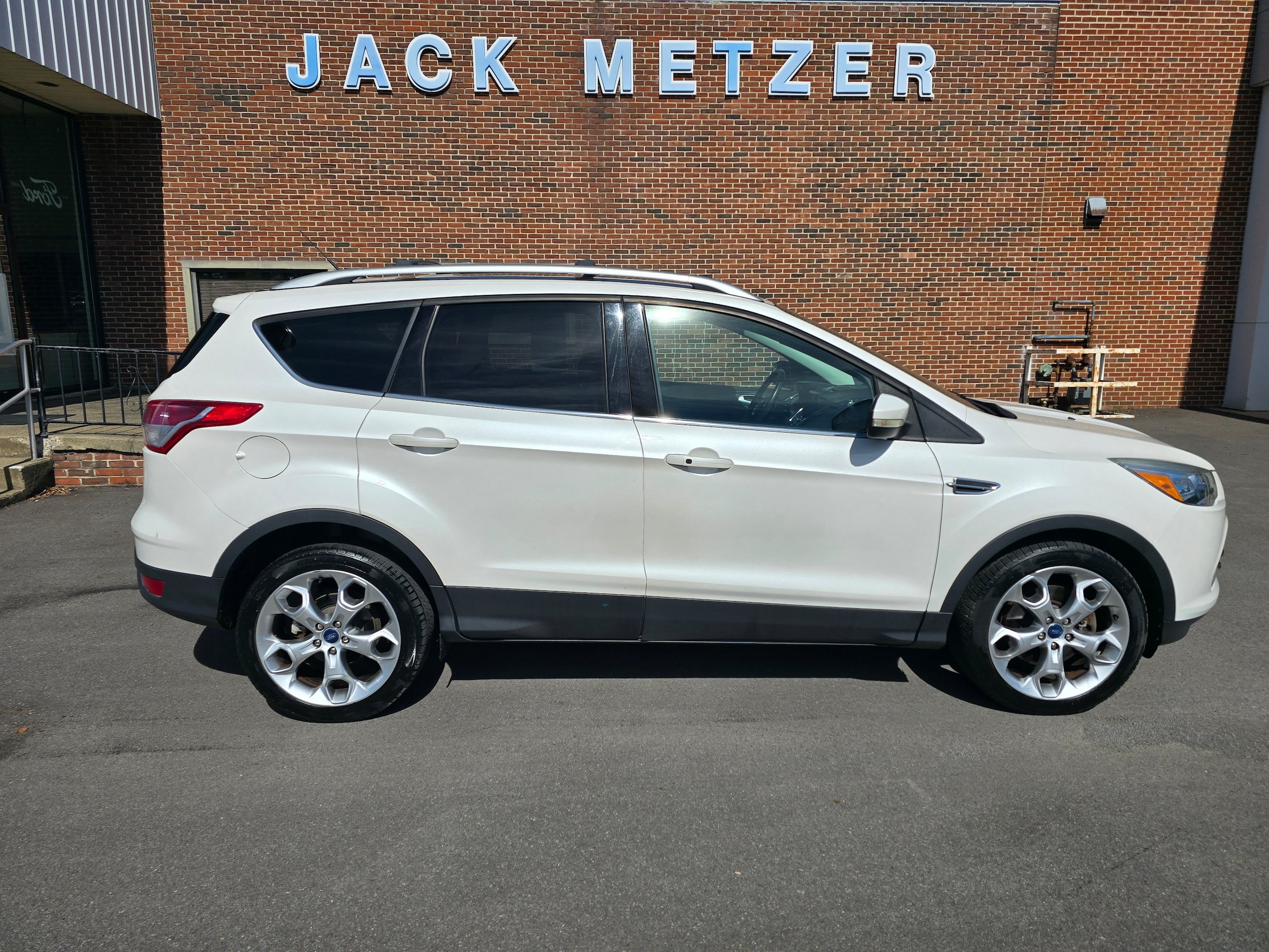 Used 2013 Ford Escape Titanium AWD/4WD image 8