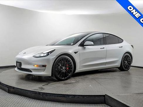 Used 2021 Tesla Model 3 Performance image 2