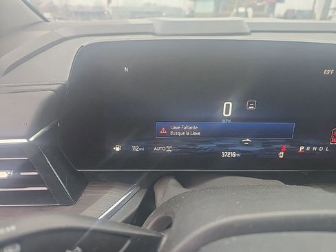 Used 2025 Chevrolet Suburban Z71 image 8