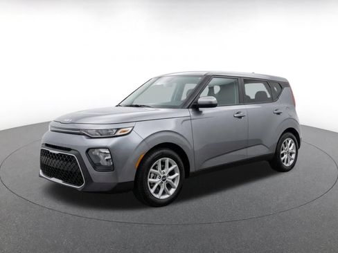 Used 2025 Kia Soul LX w/ LX Technology Package FWD image 3