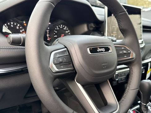 New 2026 Jeep Compass Latitude image 16