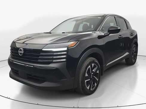 Used 2025 Nissan Kicks SV AWD/4WD image 6