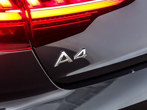 Used 2023 Audi A4 2.0T Premium w/ Convenience Package image 9