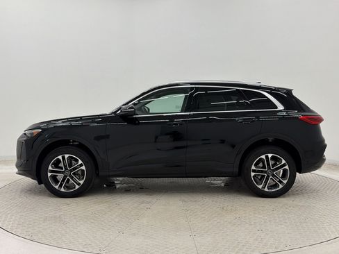 Used 2025 Audi Q5 Premium Plus AWD/4WD image 2