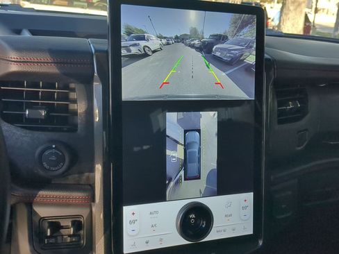 Used 2024 Ford Expedition Max Limited image 16