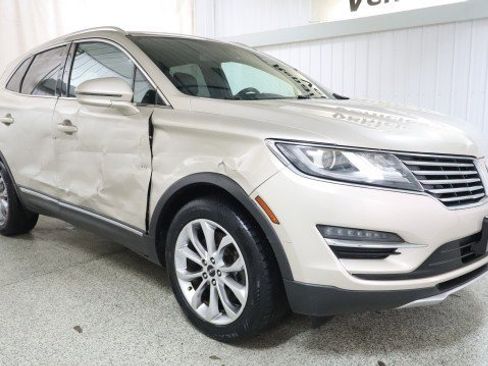 Used 2017 Lincoln MKC Select w/ Select Plus Package AWD/4WD image 5