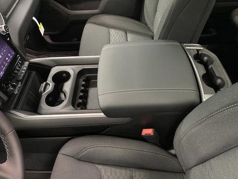 New 2026 RAM 1500 4x4 Crew Cab image 21