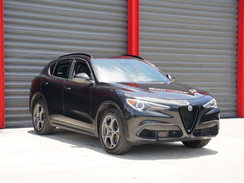 Used 2022 Alfa Romeo Stelvio Sprint AWD/4WD image 3