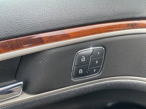 Used 2016 Lincoln MKZ FWD image 16