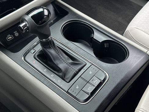 Used 2016 Kia Sedona LX w/ LX Convenience Package image 21