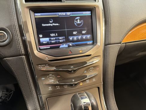 Used 2011 Lincoln MKX 2WD w/ 101A Rapid Spec Order Code image 17