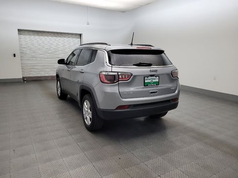 Used 2022 Jeep Compass Latitude w/ Convenience Group AWD/4WD image 5