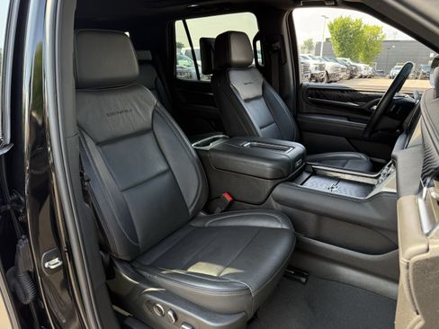 Used 2024 GMC Yukon Denali w/ Denali Reserve Package AWD/4WD image 39